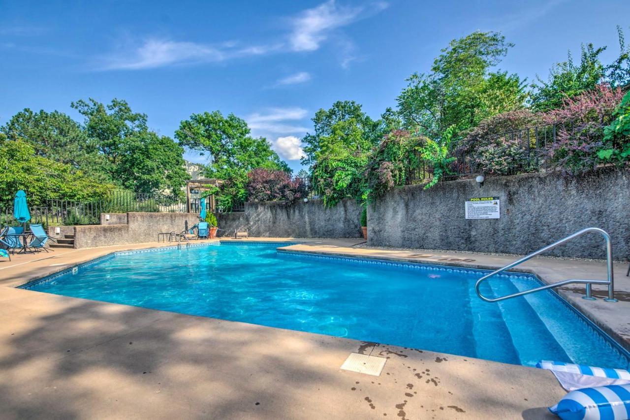 Ozarks Vacation Rental Condo With Lake View! エクステリア 写真