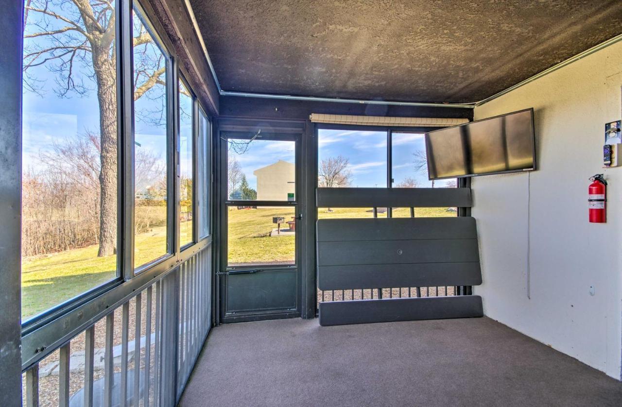 Ozarks Vacation Rental Condo With Lake View! エクステリア 写真