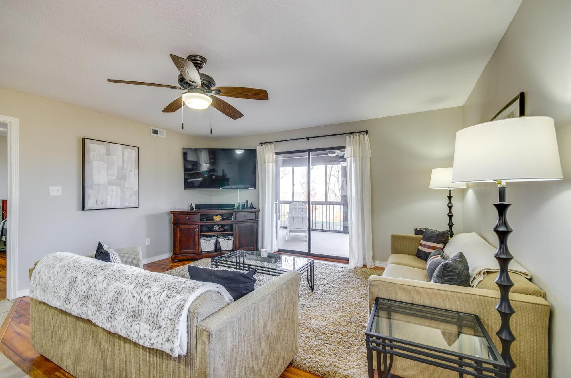 Ozarks Vacation Rental Condo With Lake View! エクステリア 写真