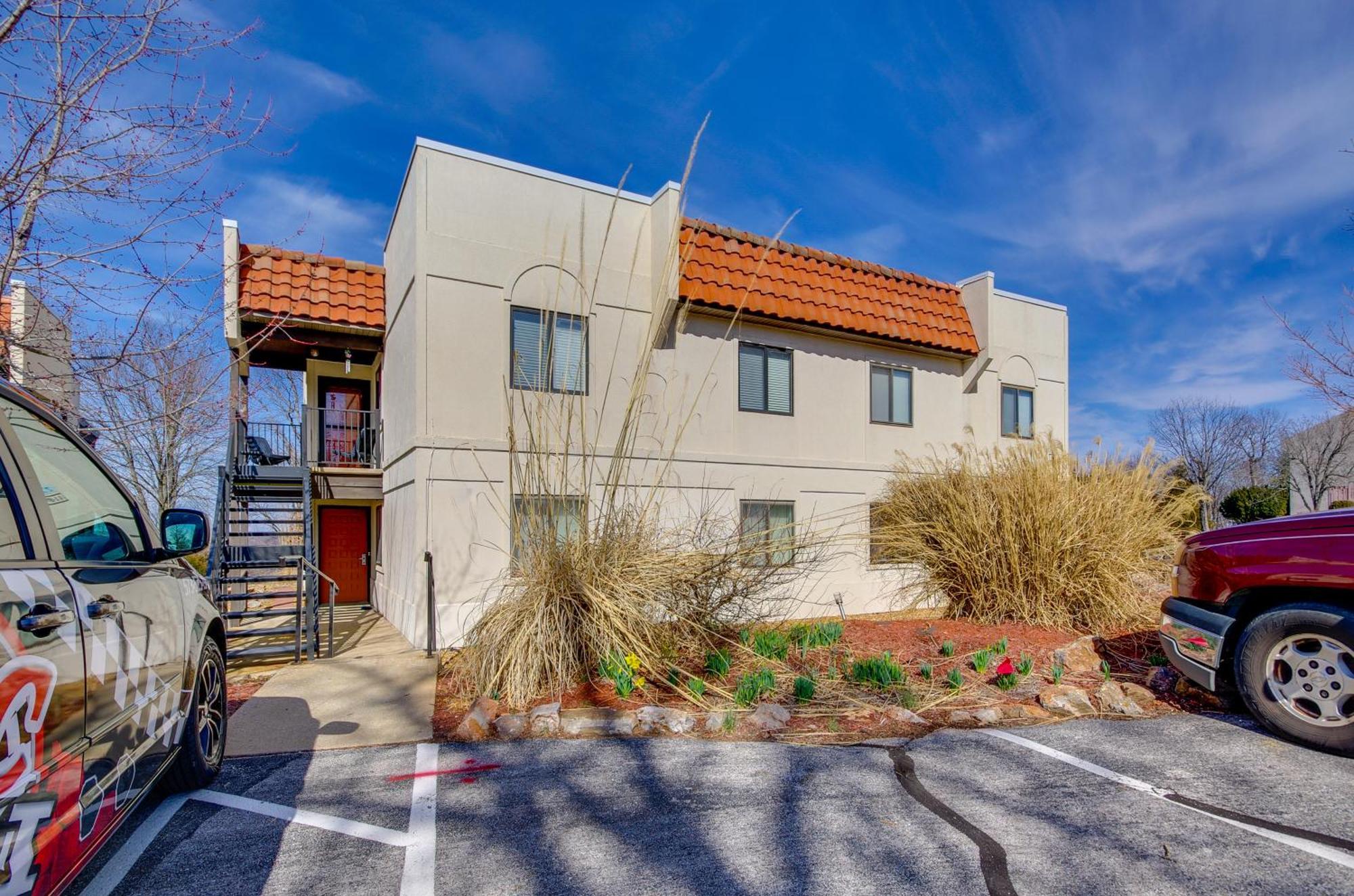 Ozarks Vacation Rental Condo With Lake View! エクステリア 写真