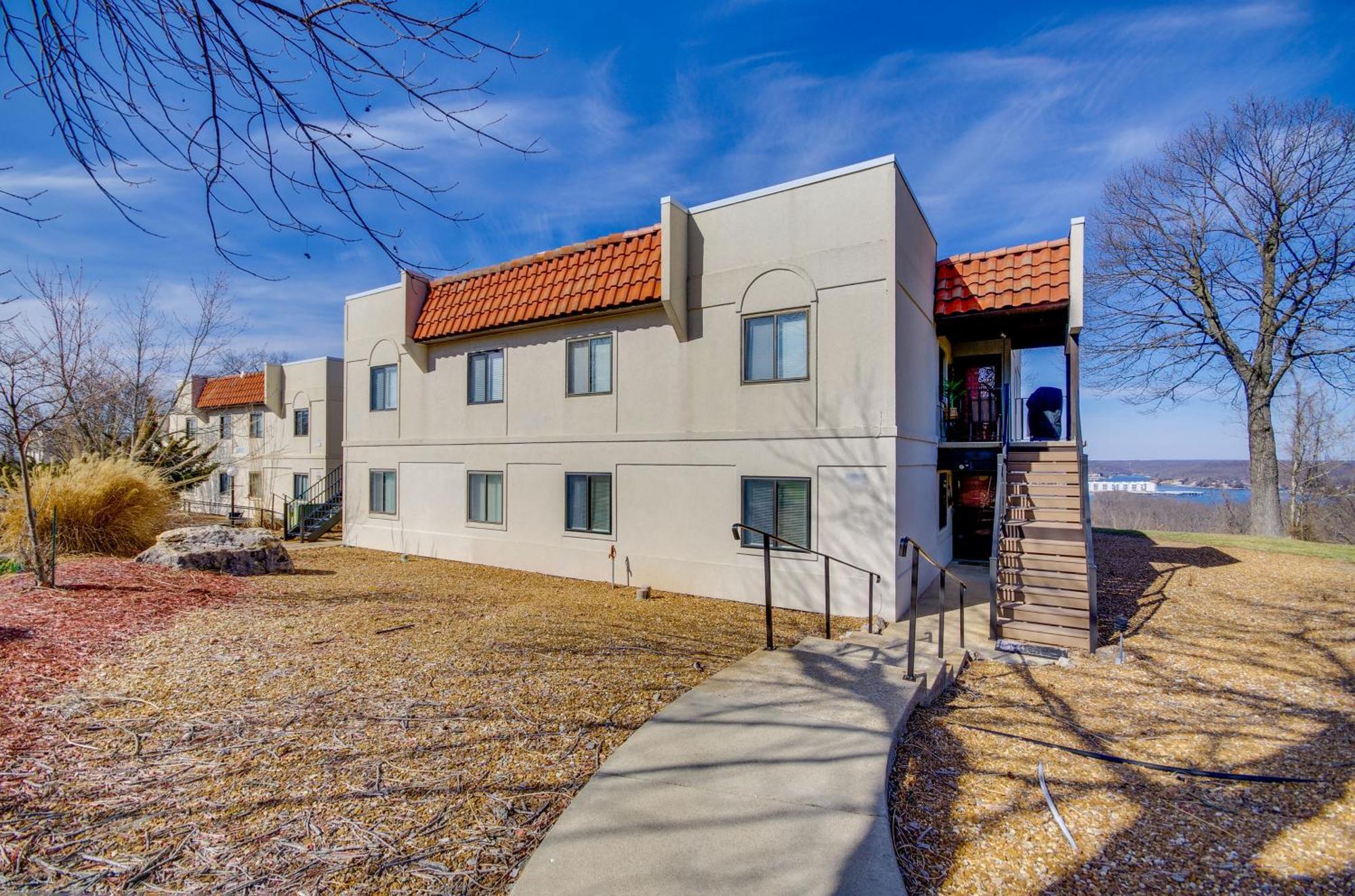 Ozarks Vacation Rental Condo With Lake View! エクステリア 写真