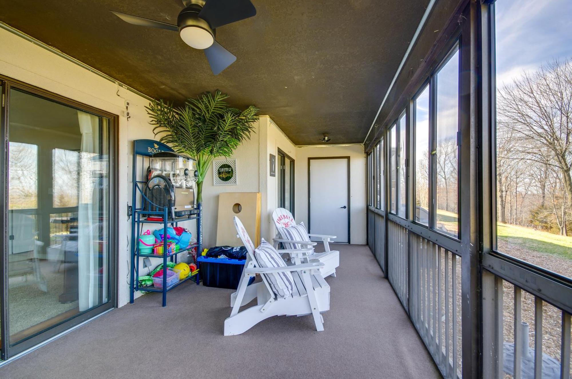 Ozarks Vacation Rental Condo With Lake View! エクステリア 写真